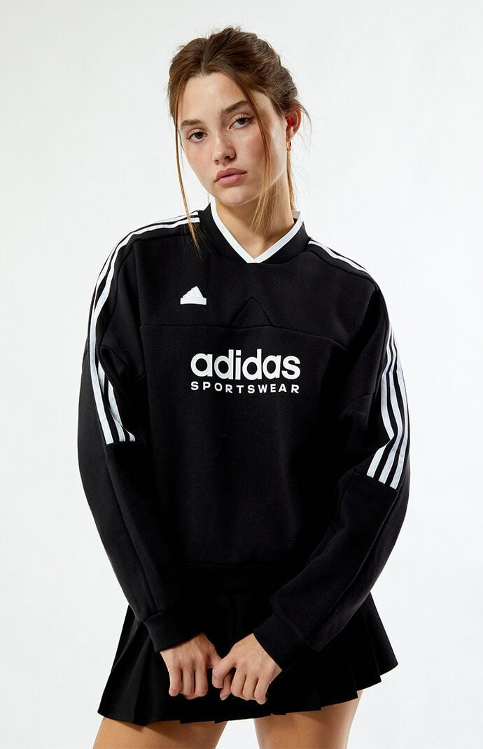 Adidas Women Regular fit Fleece Sweatshirt Medium Black Solid