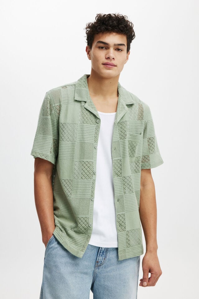 COTTON ON Mens Regular fit Short Sleeve Button-Up Shirt Medium Green