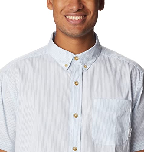 Columbia Mens Regular fit Short Sleeve Button-Up Shirt Medium Light Blue Striped