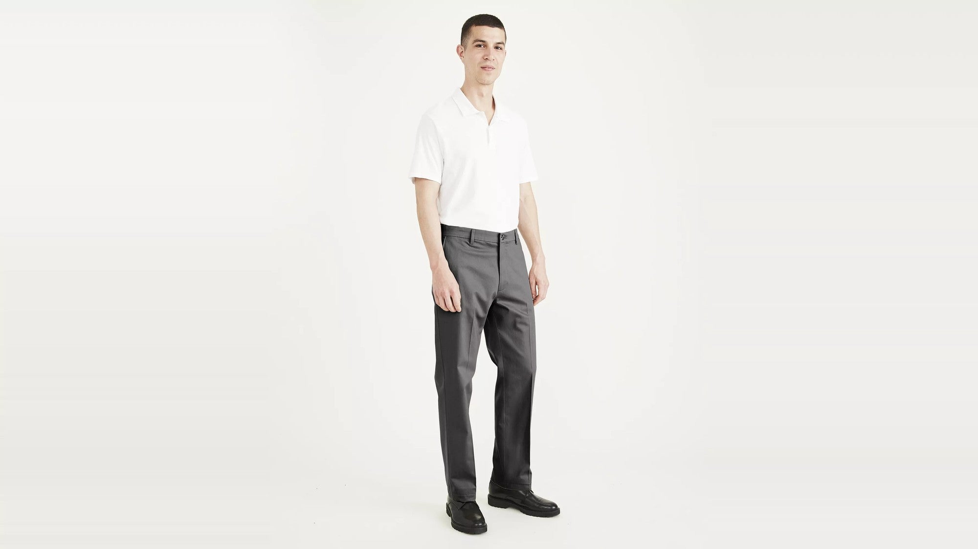 Dockers Mens Signature Classic Fit Khaki Pants Steelhead Grey 32 x 32