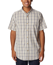 Columbia Mens Regular fit Short Sleeve Button-Up Shirt Medium Beige Plaid