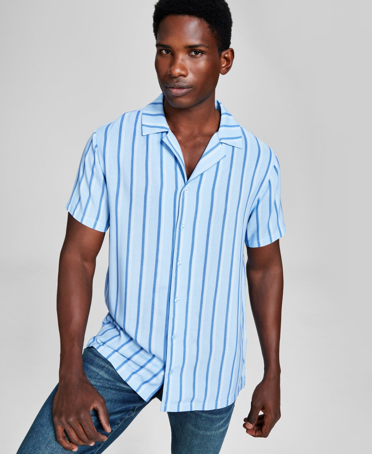 And Now This Men's Striped Short Sleeve Chambray Button-Up Shirt Blue Large