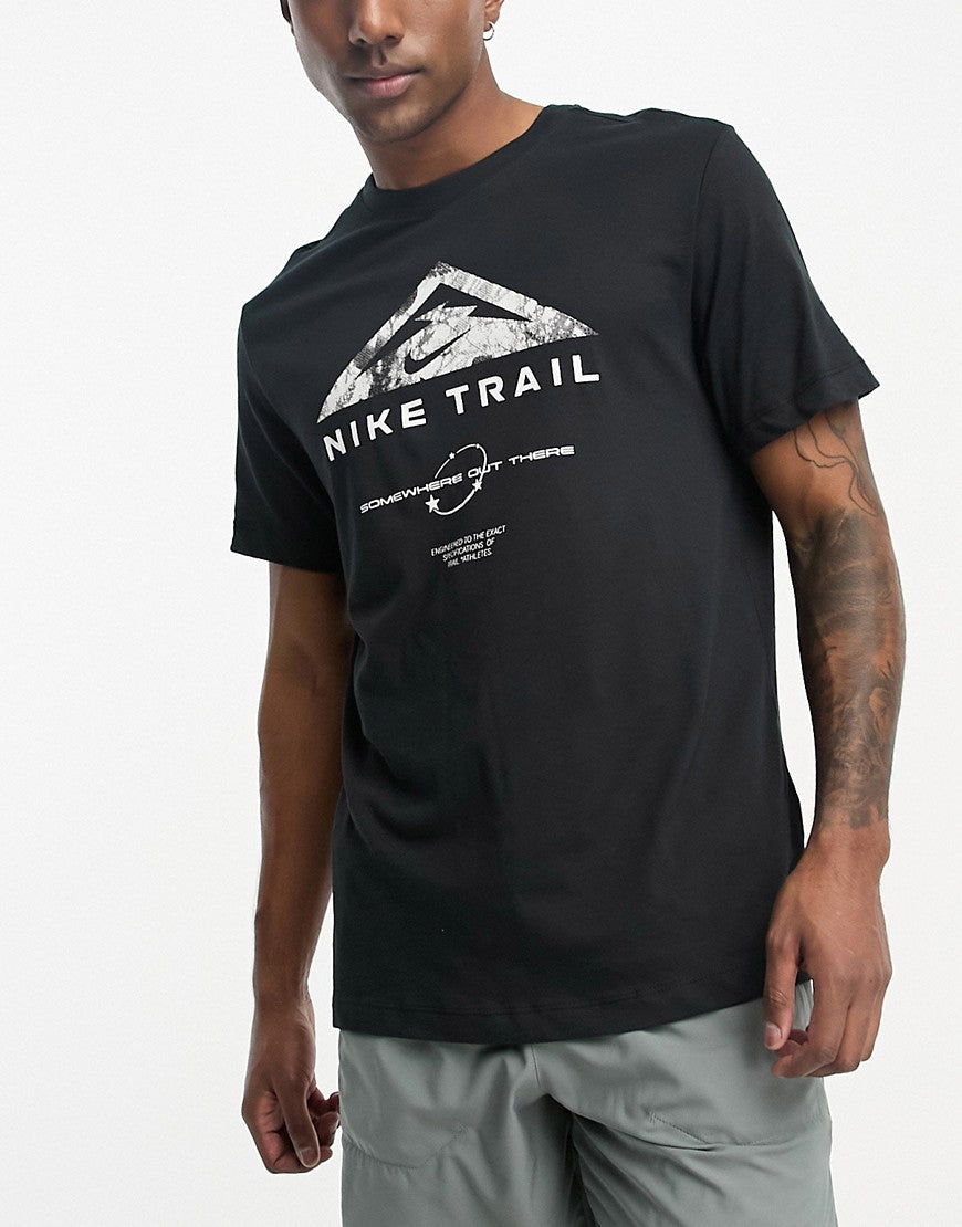Nike Men's Sportswear Relaxed Fit Short Sleeve Trail Graphic T Shirt Black Large