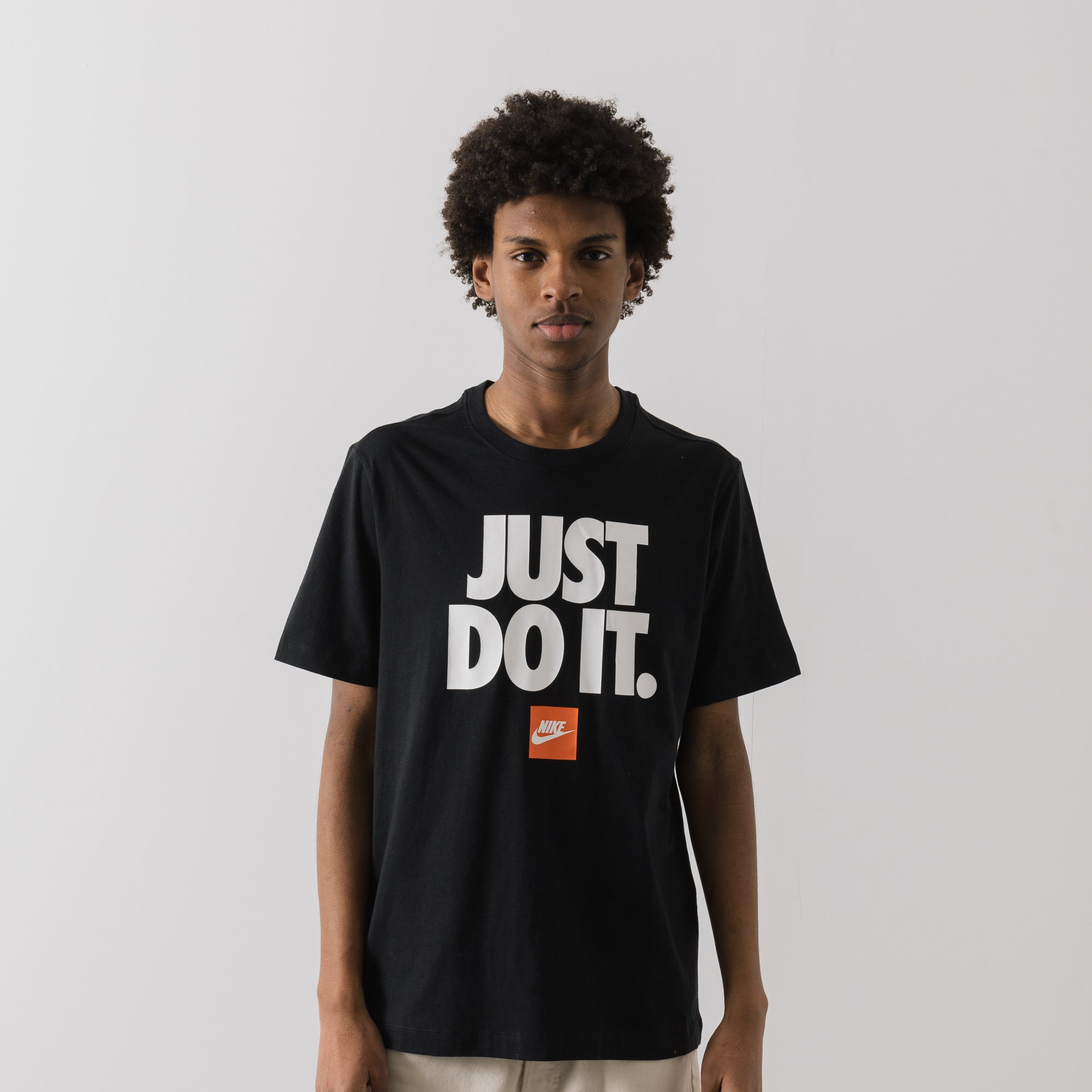 Nike Mens Regular fit Short Sleeve T-Shirt Shirt XL Black Logo