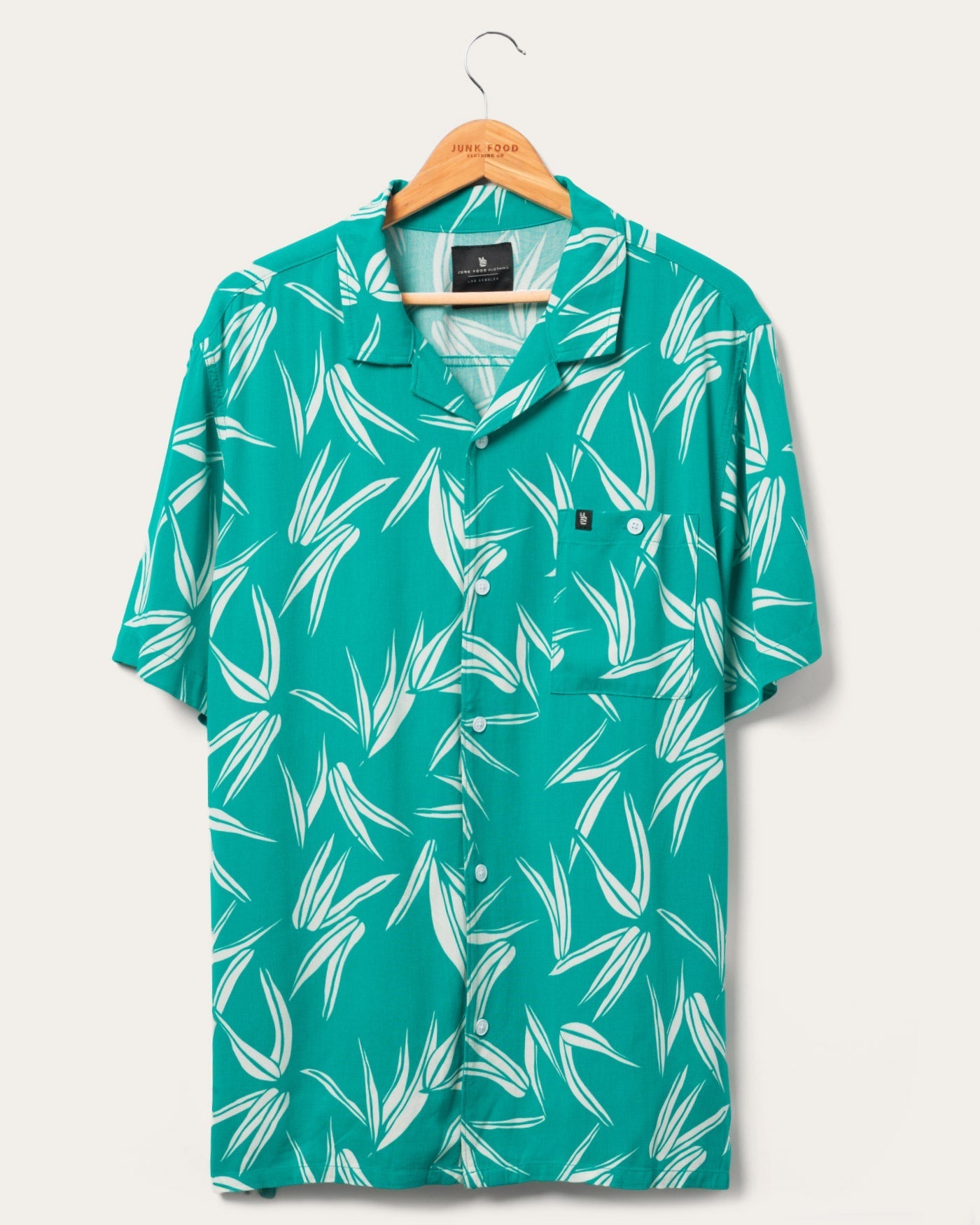 Junk Food Mens Coal Short Sleeve Button Down Shirt Columbia Green Small