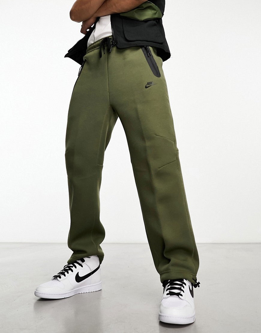 Nike Mens Regular fit Sweatpants Tech Pants Small Green Solid