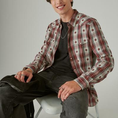 818329710-1.jpg