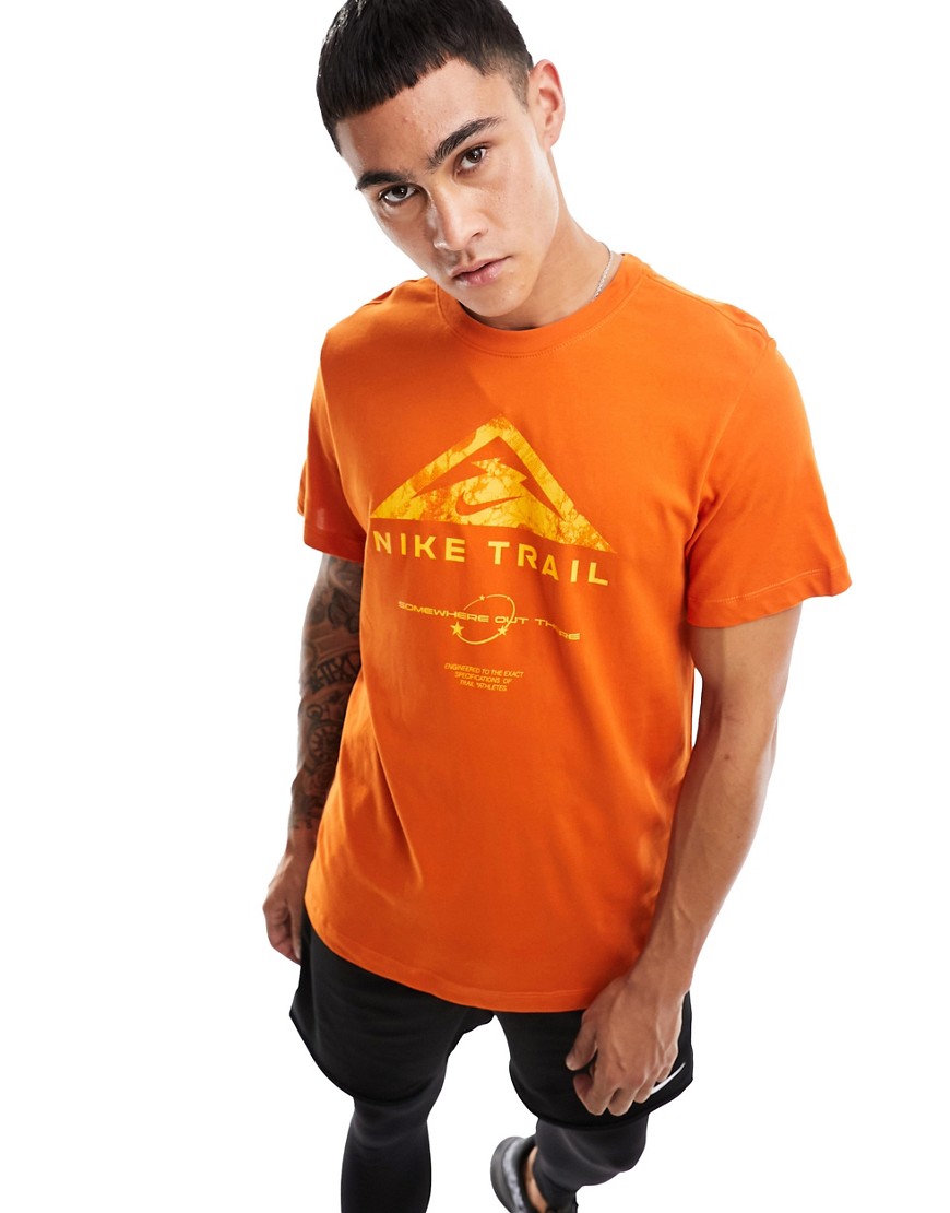 Nike Mens Relaxed fit Short Sleeve Graphic T-Shirt Shirt Small Orange Solid