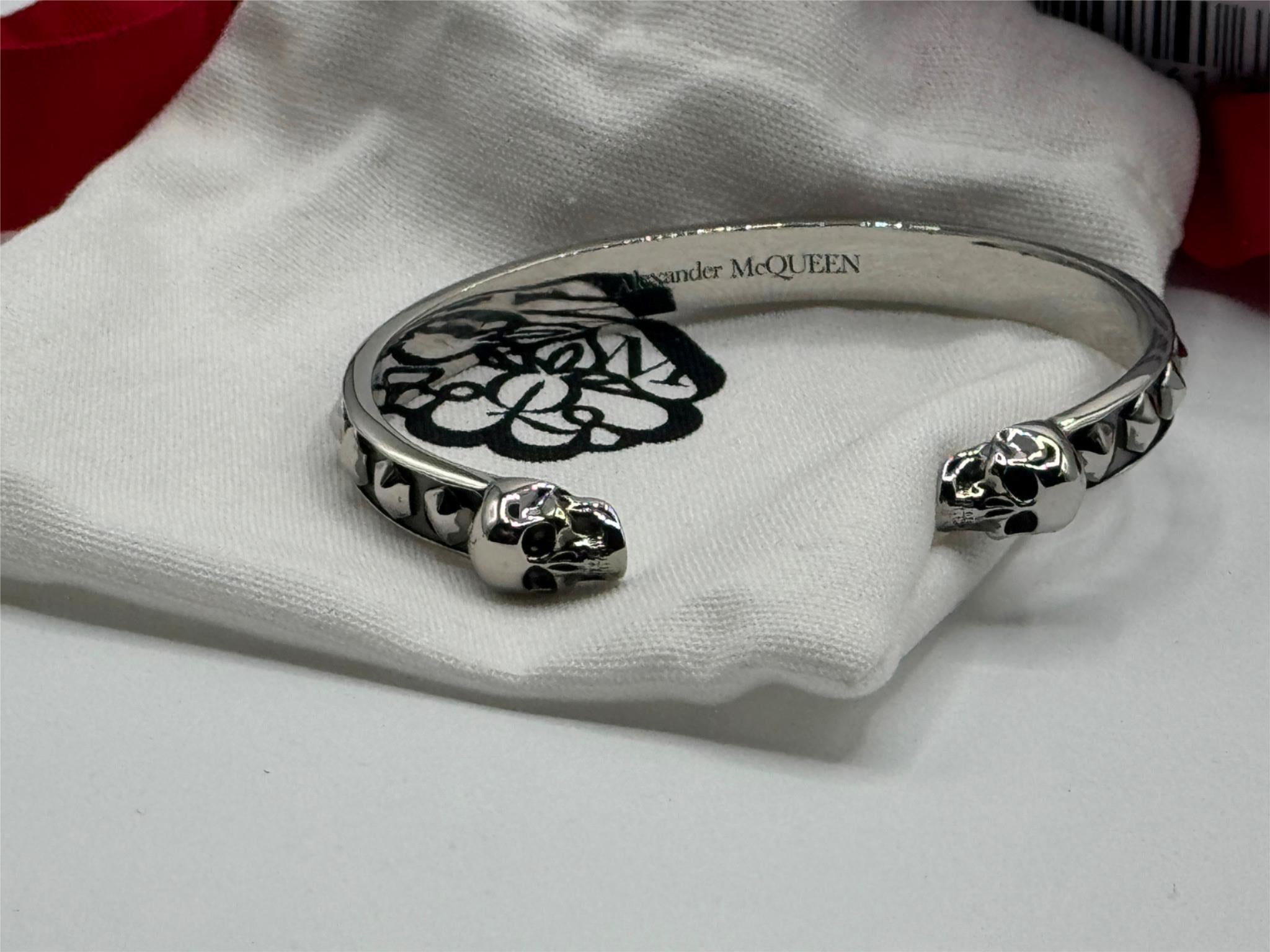 Alexander McQUEEN Skull Studs Cuff Bracelet Medium 490$