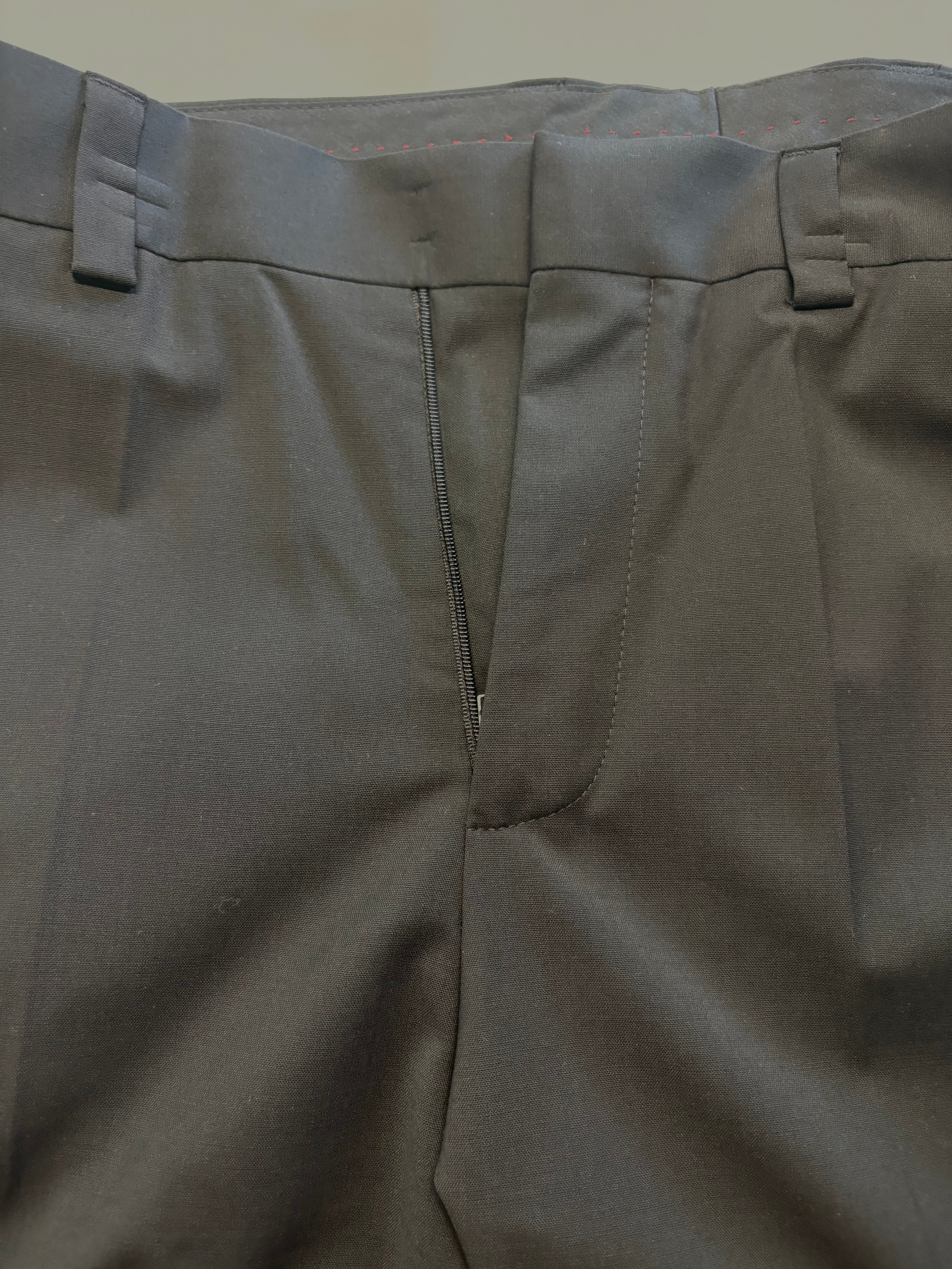 Hugo Boss Mens Modern fit Dress Pants 30 / 30 Black Solid Stretch