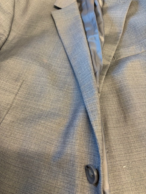 Kenneth Cole Mens Slim fit 2 Piece Suit 46 R / 40 Waist Light Grey Solid Stretch