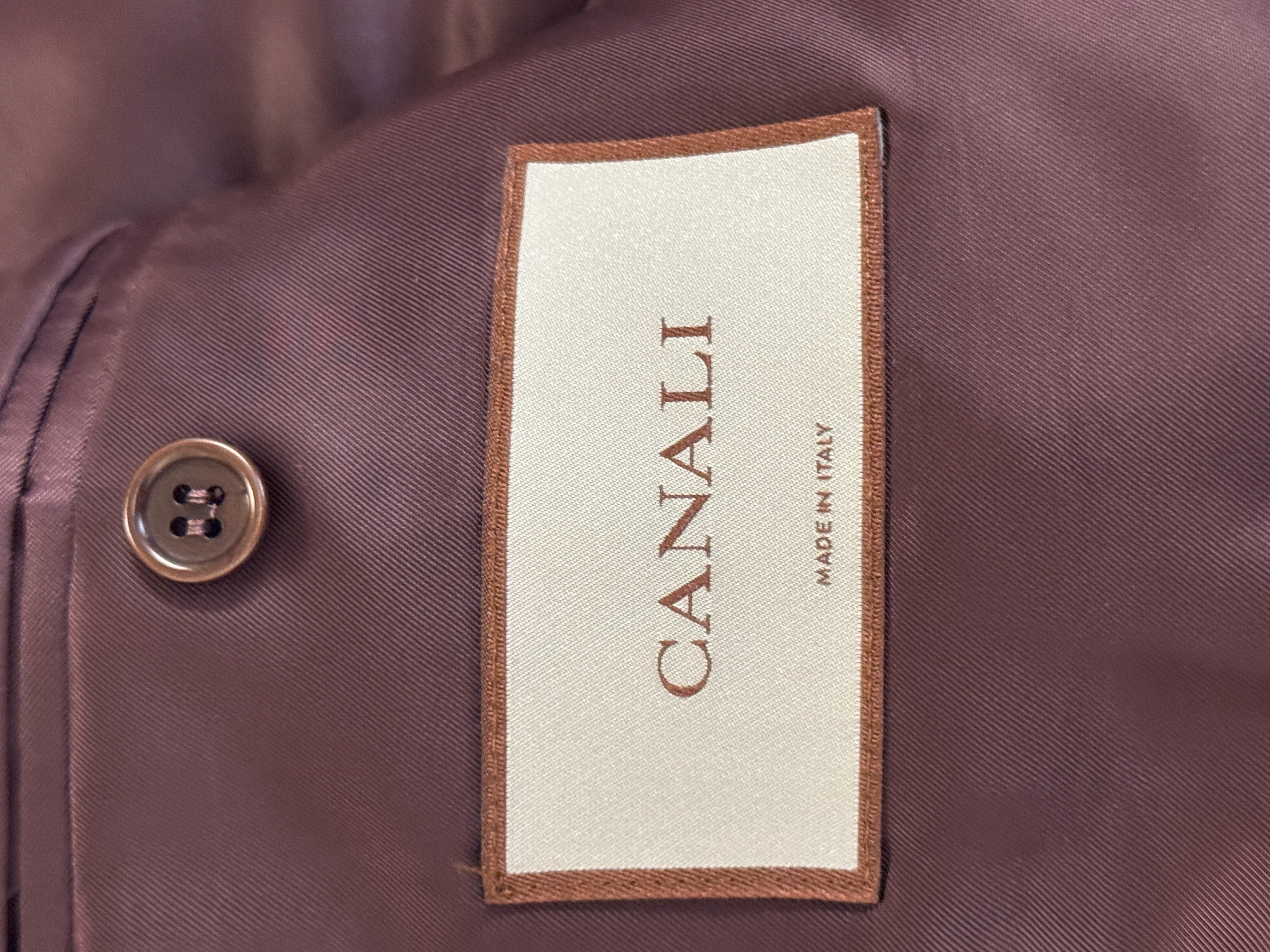 Canali Siena Sharkskin Classic Fit 2 Piece Suit EU 56 US 46R / 38W Purple Wool