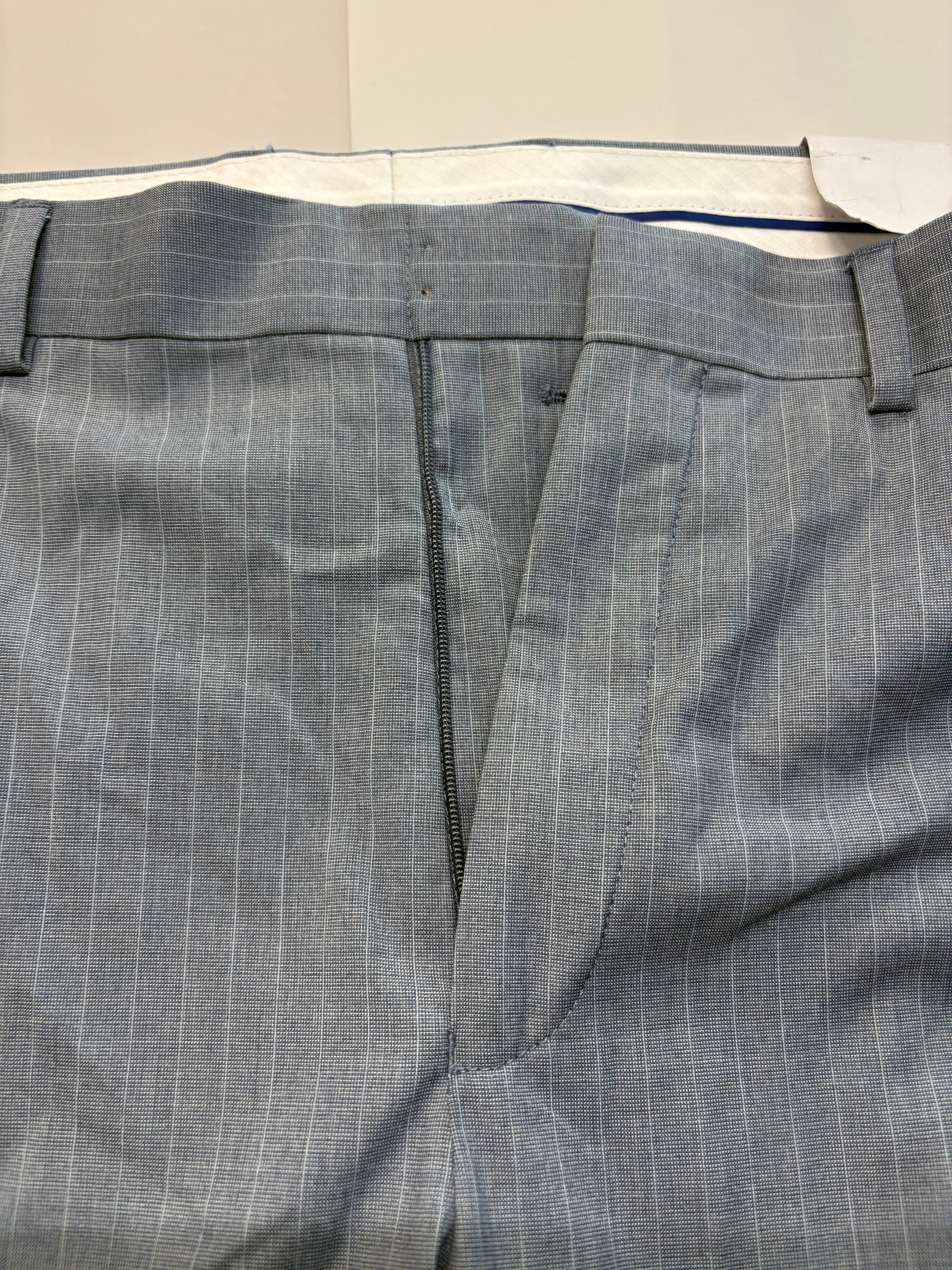 Kenneth Cole Mens Slim fit Dress Pants 40 / 32 Blue Striped