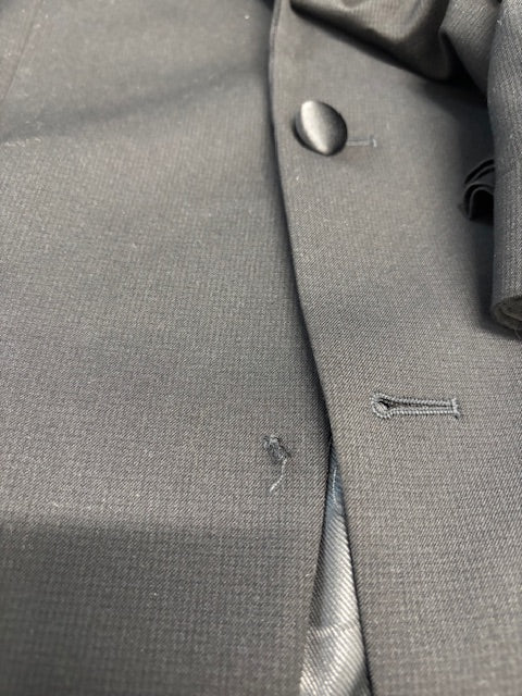 Kenneth Cole Mens Slim fit 2 Piece Tuxedo Suit 38 R / 31 Waist Black Stretch
