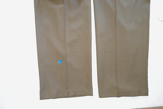 Haggar Mens Classic fit Dress Pants 34 / 32 Light Brown Solid