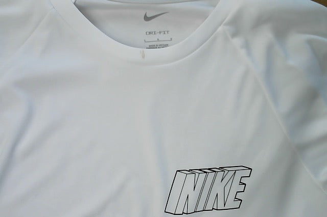Nike Mens Regular fit Long Sleeve T-Shirt Rashguard Swimwear Large White Solid