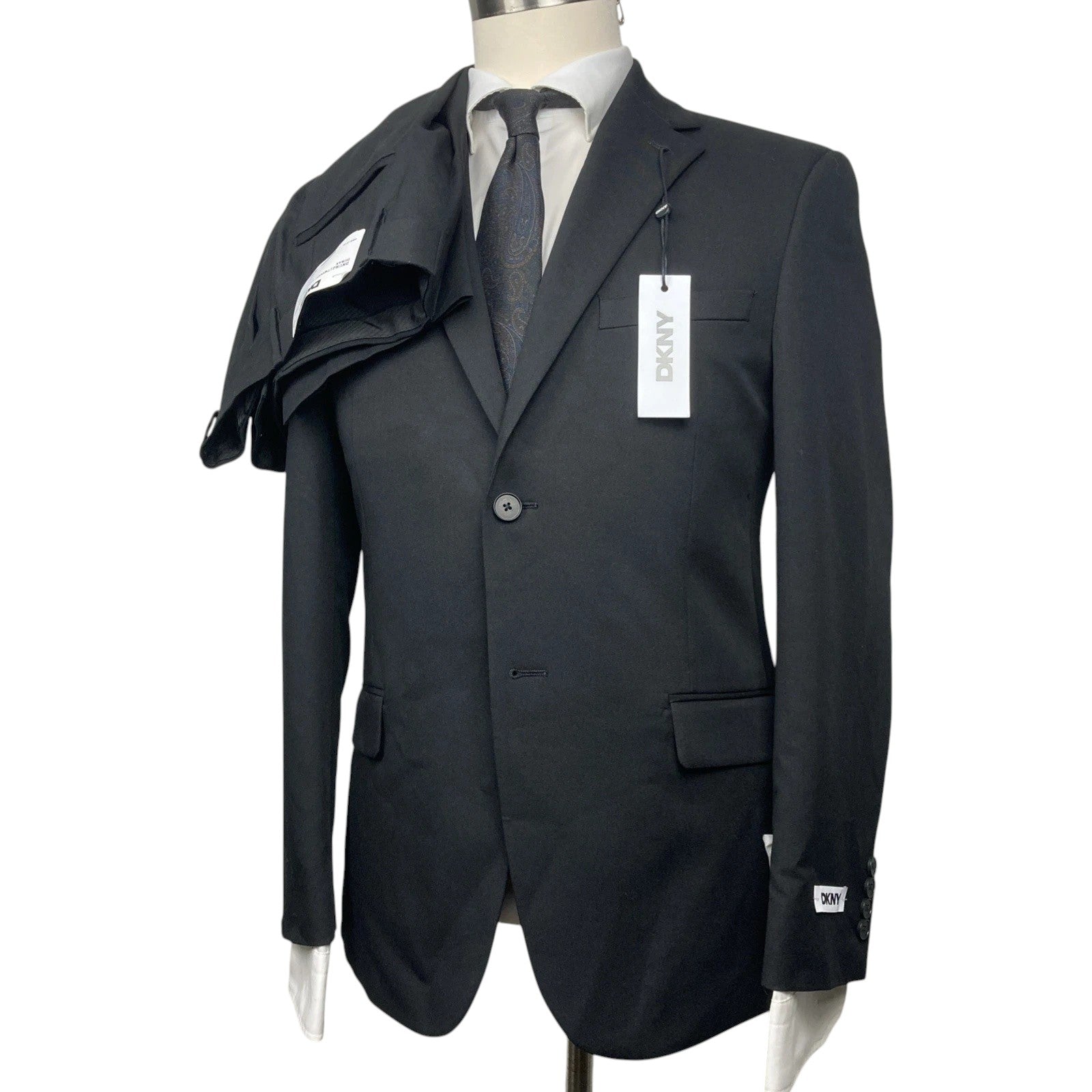 Dkny Mens Modern fit 2 Piece Suit 44 L Pants 37 / 34 Black Solid