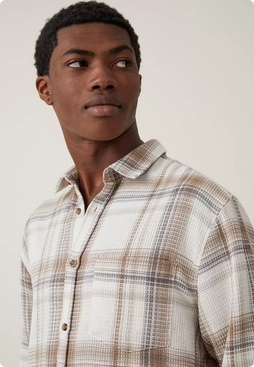 COTTON ON Mens Boston Button Down Shirt Off White Waffle Check Small
